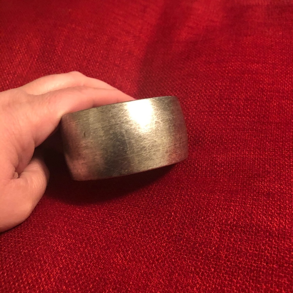 Premier Design “posh” Bracelet! Silver color.